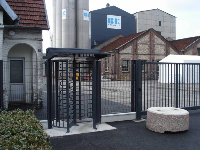 Installateur de tourniquet pour contrôler les accès d'un site industriel dans l'Eure 27